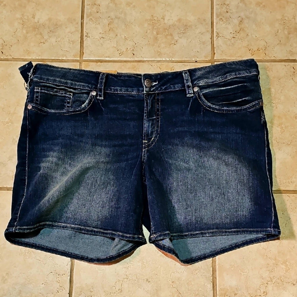 Silver Suki Women's Mid Rise Denim Shorts